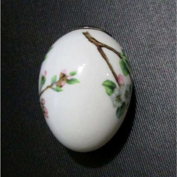 Royal Copenhagen Apple Branch Porcelain Easter Egg Ornament With Box - Picture 5 of 10